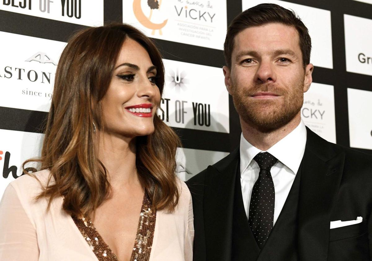 Xabi Alonso y su mujer, Nagore Aranburu, forman una de las parejas más consolidadas del fútbol