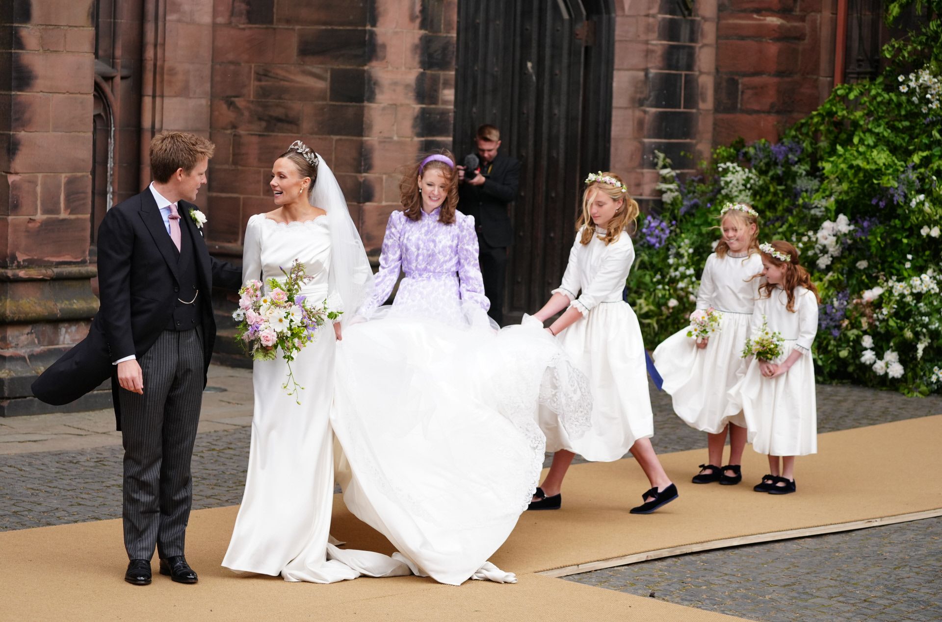 La boda del duque de Westminster y Olivia Henson en Chester, en imágenes