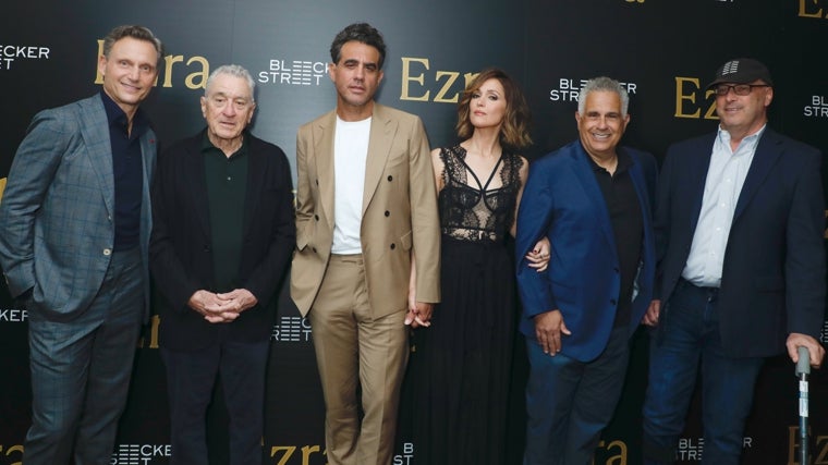 Tony Goldwyn, Robert De Niro, Bobby Cannavale, Rose Byrne, Tony Spiridakis, y Andrew Karpen