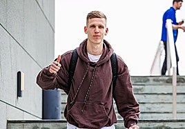 La vida privada de Dani Olmo: su novia influencer, sus iniciativas solidarias y su tatuaje familiar