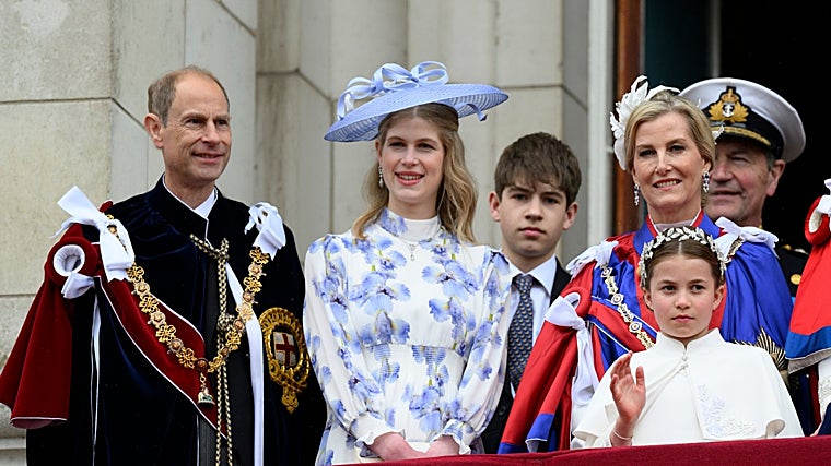Lady Louise con su familia