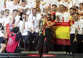 Aitana responde a los que la critican por su actuación en la celebración de la Eurocopa en la Cibeles