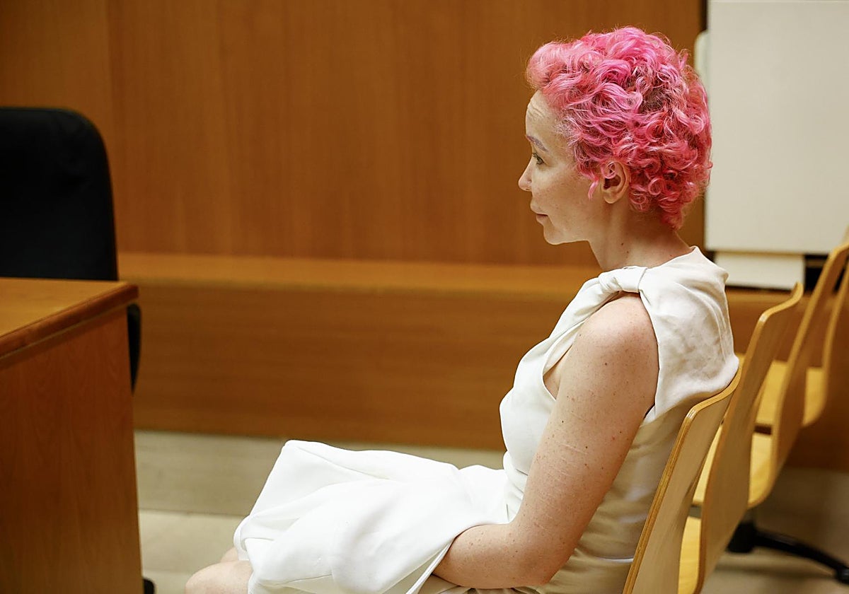 Ángela Dobrowolski, durante la primera sesión del juicio en la Audiencia de Barcelona