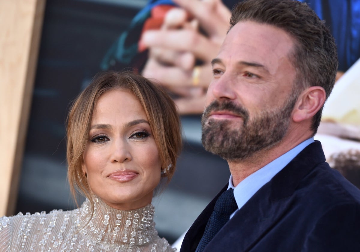 Jennifer Lopez y Ben Affleck pasan su segundo aniversario de bodas por separado