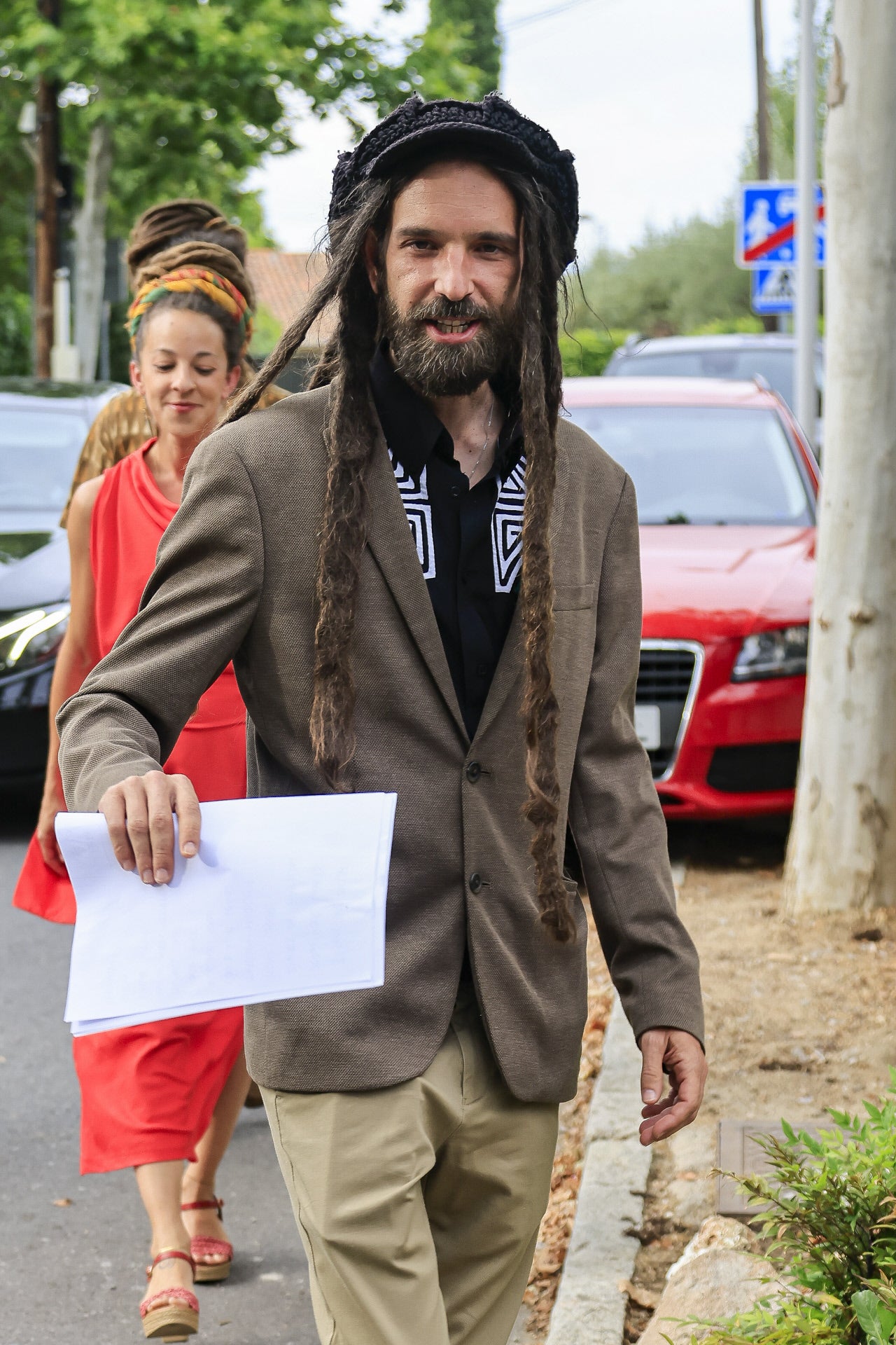 Invitados llegando a la boda