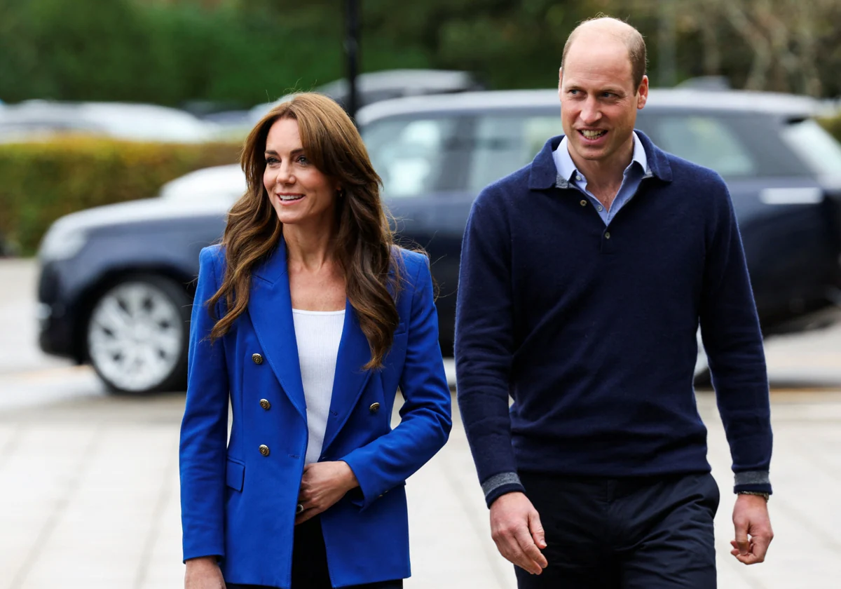 Kate Middleton y el Príncipe Guillermo durante una visita a Marlow