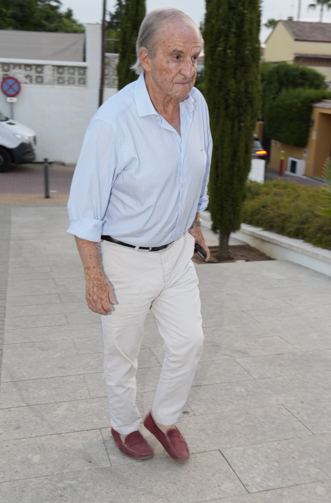 José María García llegando al tanatotio de Marbella