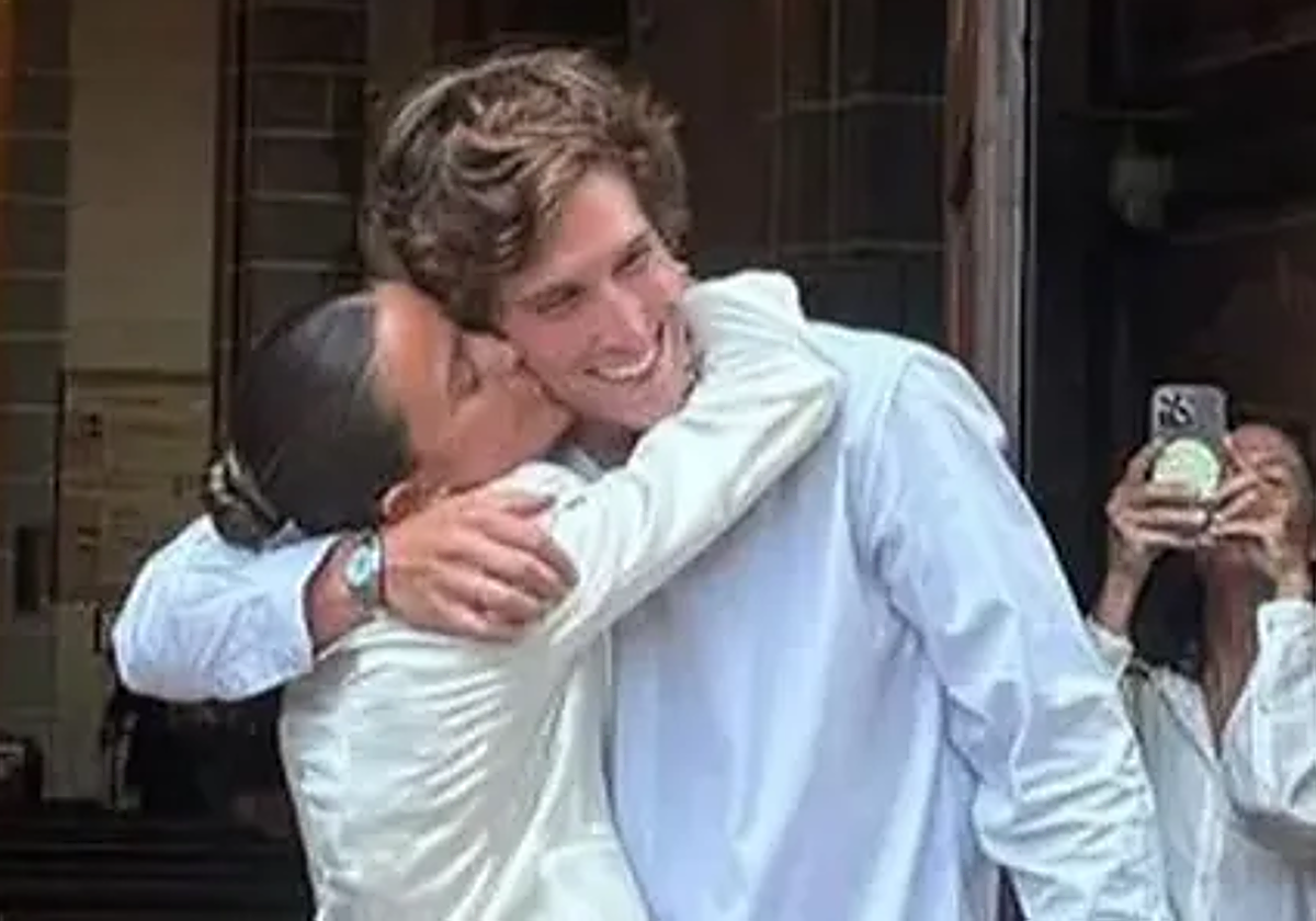 Nacho Aragón, hijo de Emilio Aragón, y Bea Gimeno anuncian que ya se han casado en una ceremonia íntima