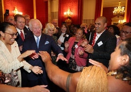 El divertido momento del Rey Carlos III en el evento de la Commonwealth