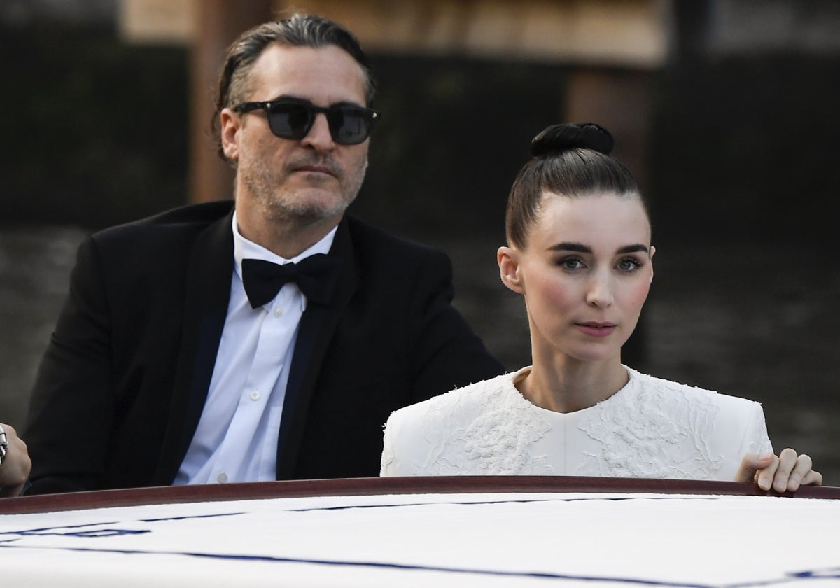 Joaquin Phoenix y su novia, Rooney Mara