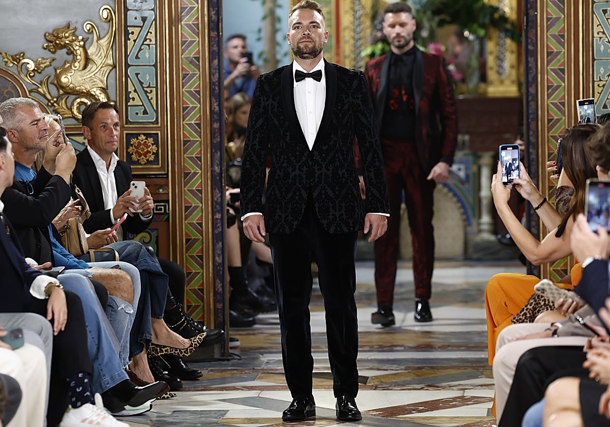 José María Almoguera, en el desfile de Félix Ramiro.