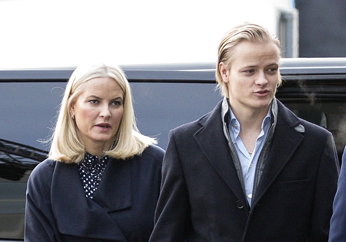 Marius Borg y la Princesa Mette-Marit de noruega, en una imagen reciente.
