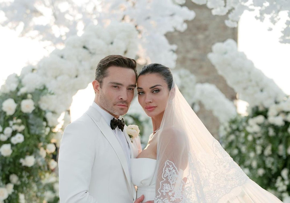 Ed Westick y Amy Jackson en su boda