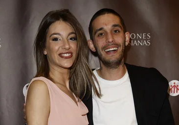 La boda de Ana Guerra y Víctor Elías: un pintor, lágrimas, nada de marisco... y una foto en el baño