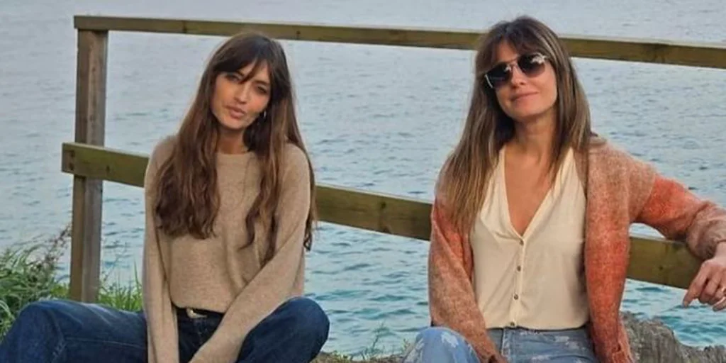 Sara Carbonero e Isabel Jiménez presumen de amistad en una lujosa villa de Cantabria