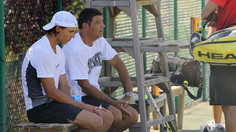 Así es Toni Nadal: la relación con su sobrino, Rafa Nadal, su familia, su libro y su disciplina para el tenis