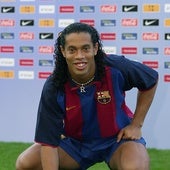 La vida de Ronaldinho, exjugador estrella del Barcelona, en 2024: su apariencia actual, a qué se dedica ahora y un hijo futbolista