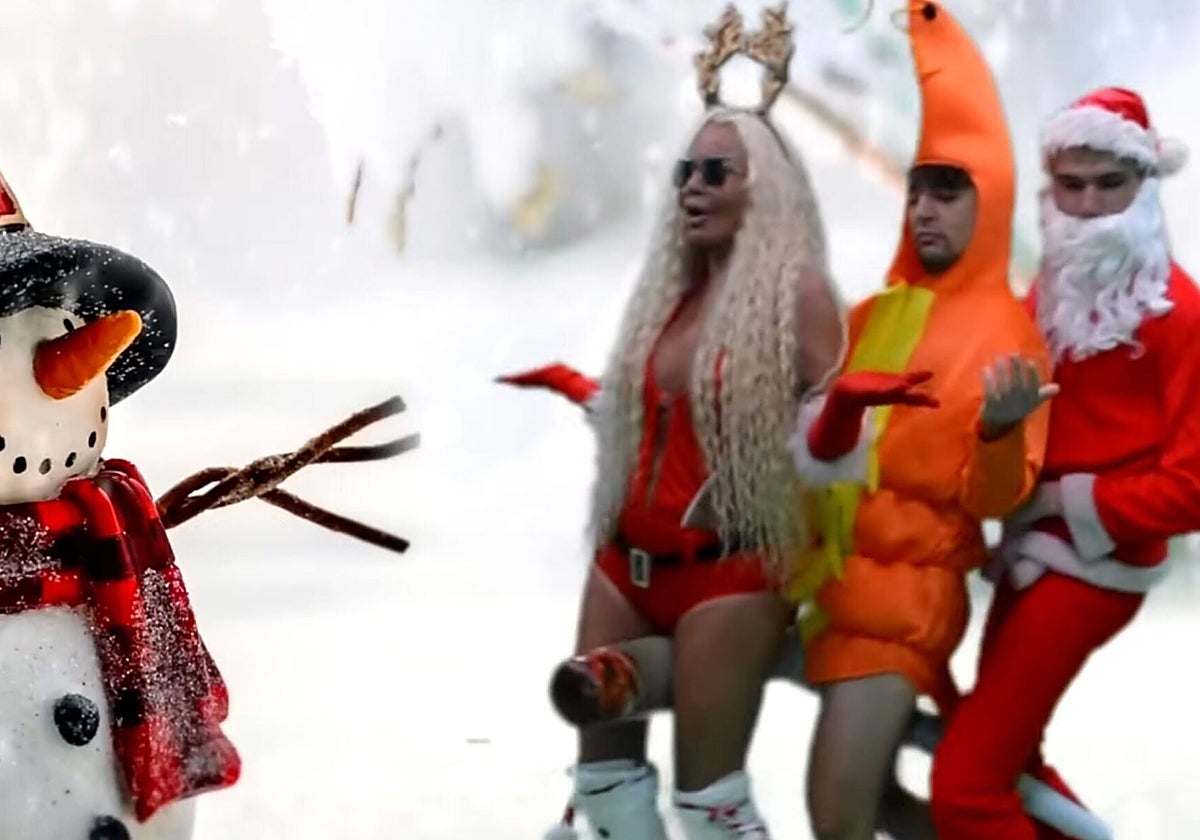 Leticia Sabater lanza su nuevo y delirante villancico navideño: lluvia de marisco, conga y cumbia en la nieve