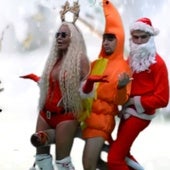 Leticia Sabater lanza su nuevo y delirante villancico navideño: lluvia de marisco, conga y cumbia en la nieve