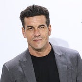 Mario Casas habla por primera vez sobre el romance entre su hermana Sheila y Escassi: «Se le ve majísimo y maravilloso»