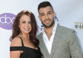 Sam Asghari presenta oficialmente a su nueva novia en Instagram un mes después de separarse de Britney Spears