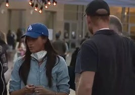 Meghan Markle y el Príncipe Harry visitan a las víctimas de los incendios de Los Ángeles y distribuyen alimentos y suministros