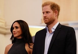 Harry y Meghan en alerta máxima: la pareja se prepara para una posible evacuación por los incendios en Los Ángeles