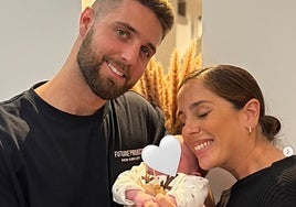 David Rodríguez y Anabel Pantoja, junto a Alma en una imagen de sus redes sociales.