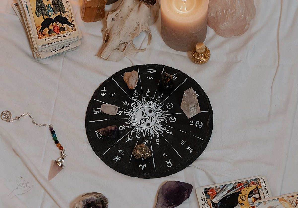 Videntes buenas y baratas con más aciertos: las videntes más económicas sin gabinete más consultadas