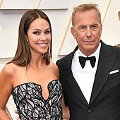Christine Baumgartner pasa página en su divorcio de Kevin Costner y se compromete con Josh Connor