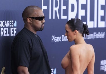 Kanye West insistió a su mujer para que fuera desnuda en los Grammy