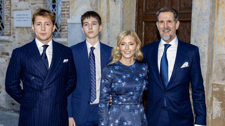 Pablo de Grecia junto a Marie Chantal y sus hijos