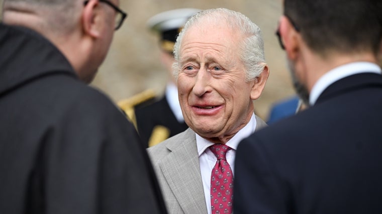 El comentario de Carlos III que aviva la preocupación por su salud: «Espero vivir para...»