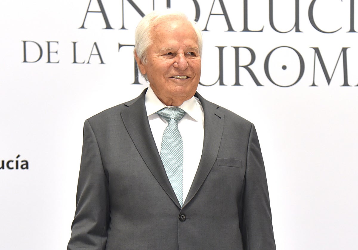 La nueva vida de Manuel Benítez &#039;El Cordobés&#039;: «Estoy aprendiendo a leer y a escribir»