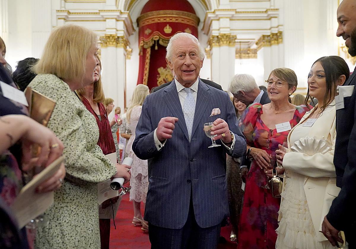 El Rey Carlos III durante la recepción