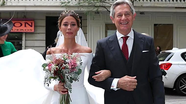 Josema Yuste acompaña al altar a su hija, Ana