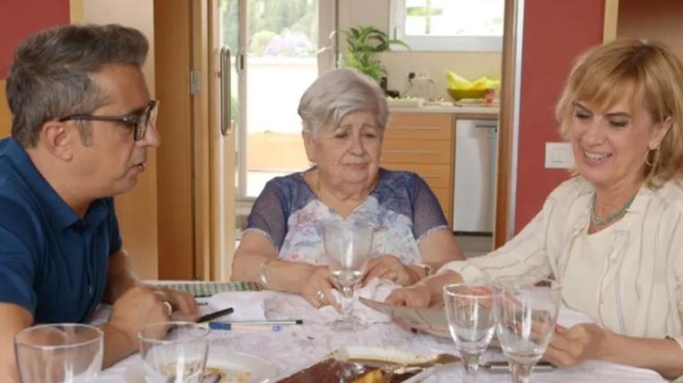 Buenafuente junto a su madre y Gema Neirga en 'Els meus pares'