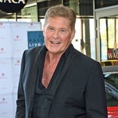 Preocupación por la salud de David Hasselhoff tras ser visto en silla de ruedas en un aeropuerto