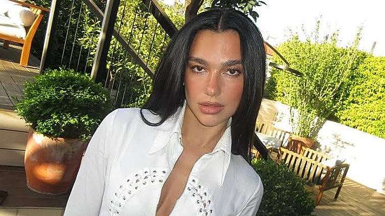 Dua Lipa comparte en redes sociales su última ruta por Madrid: arte y restaurantes entre conciertos