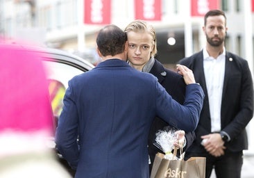 Marius Borg busca el perdón a través de un surrealista pódcast: «Hay una persona detrás de la fachada»