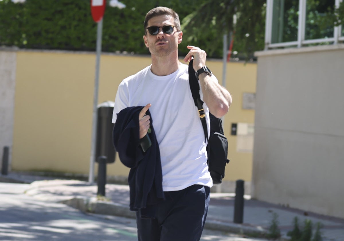 Así es la casa de Xabi Alonso en Madrid: seis habitaciones, sala de cine y ubicada en El Viso