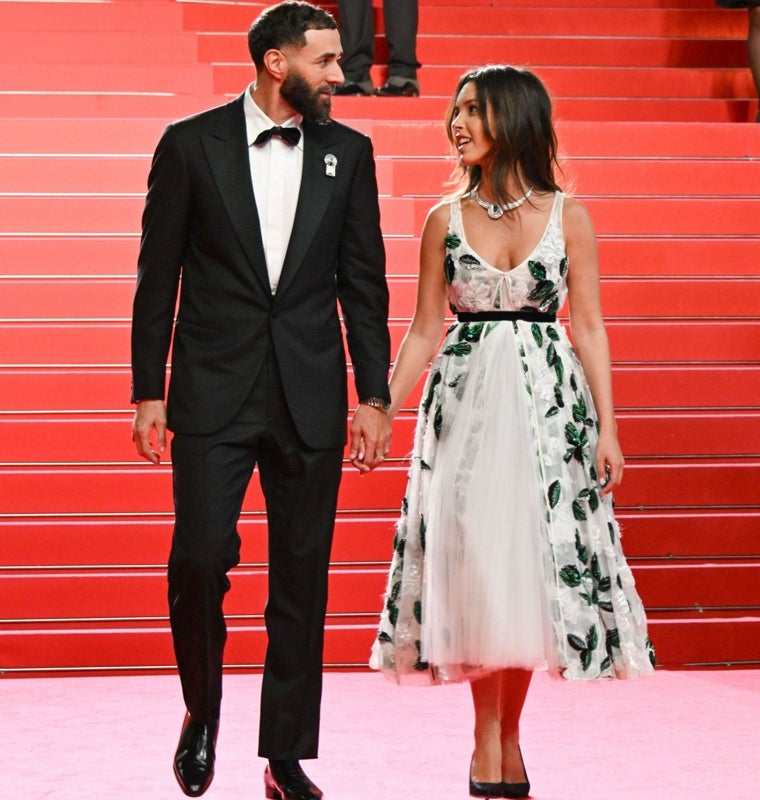 Karim Benzemá oficializa su relación con la actriz Lyna Khoudri en la alfombra roja de Cannes