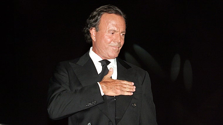 La última adquisición de Julio Iglesias en Ourense: 1.340 metros cuadrados, un lago artificial y piscina