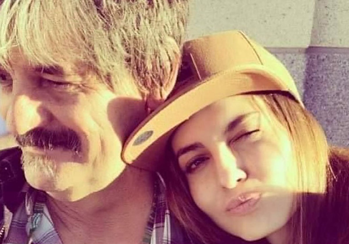 Ariadne Artiles, junto a su padre en una imagen de sus redes sociales.