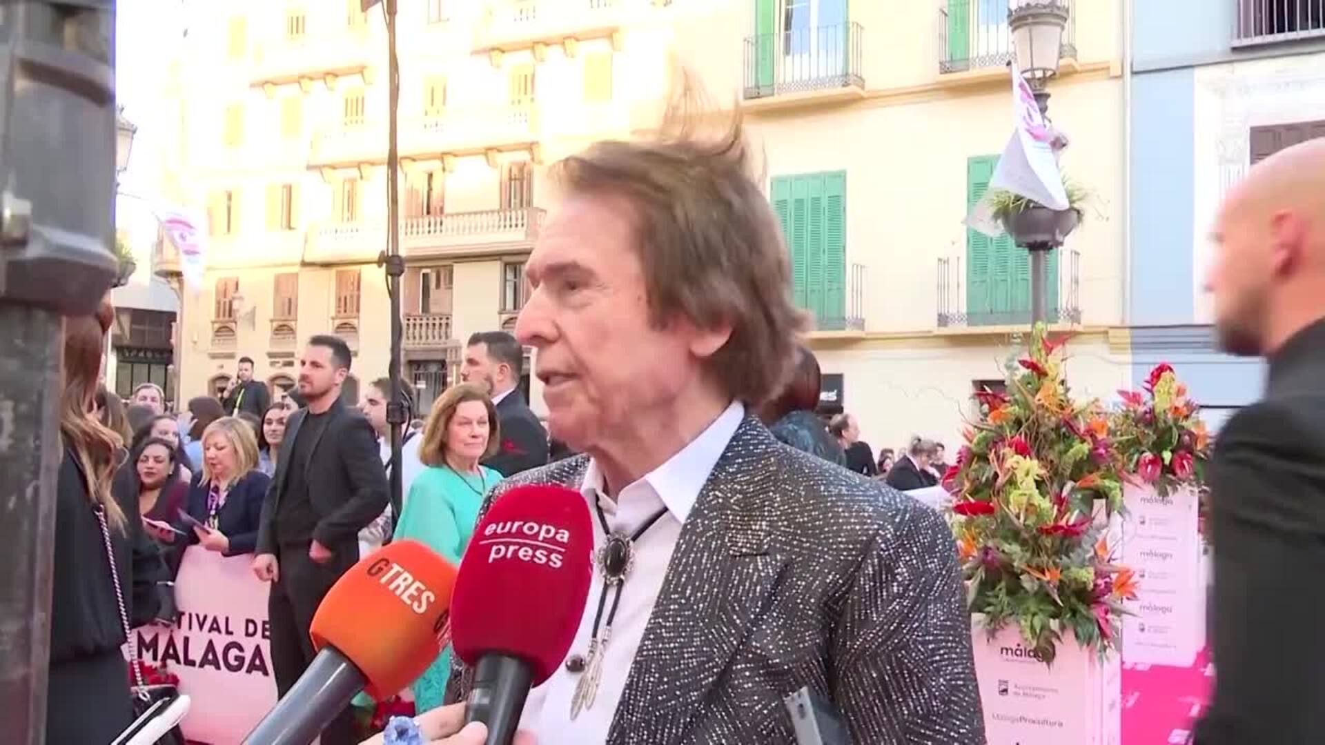 Raphael, muy emocionado ante su inminente regreso a los escenarios tras superar su enfermedad