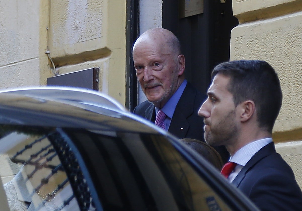 Así es el palacio que Simeón de Bulgaria ha puesto a la venta: 10.000 metros cuadrados, manantiales termales y despacho original del zar