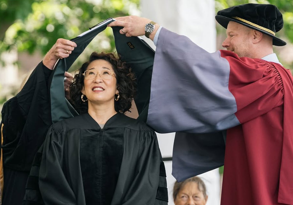 Sandra Oh, de 'Anatomía de Grey', ya es doctora: «Gracias por ayudar a cumplir el sueño de mis padres»