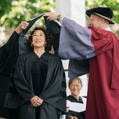 Sandra Oh ya es doctora: «Gracias por cumplir el sueño de mis padres»