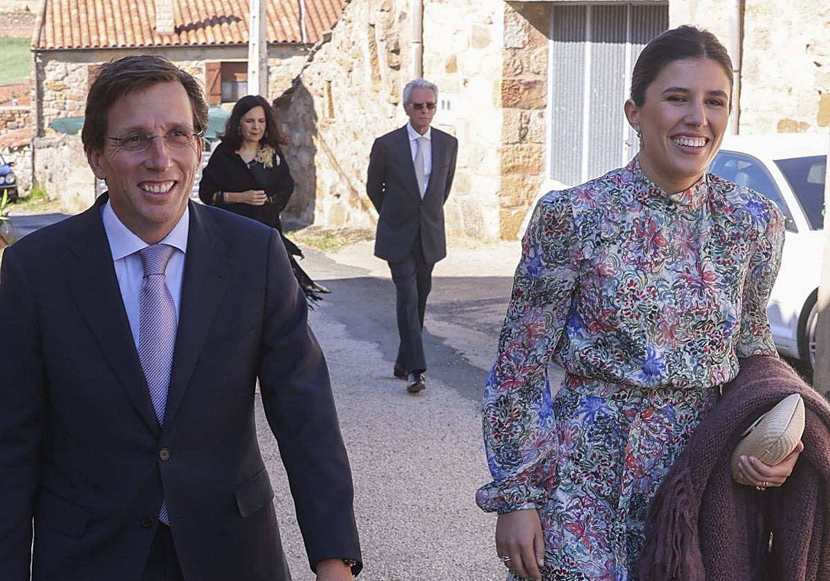 José Luis Martínez Almeida y Teresa Urquijo