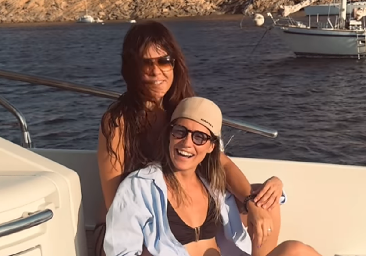 Vanesa Martín y Azahara Margon en Formentera